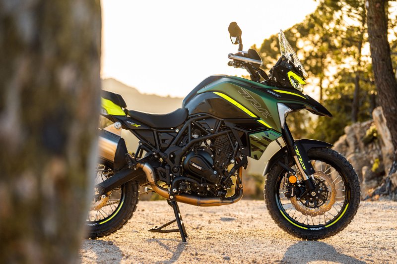 TRK 702 X 3